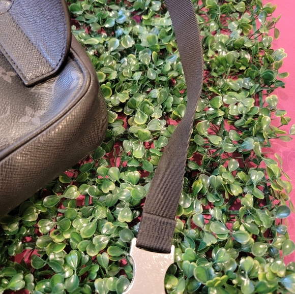 Louis Vuitton Bum Bag / Sac Ceinture - Picture 3 of 15